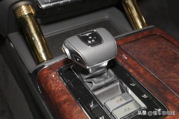 新车 | 4.0T V8大型SUV 红旗LS7原厂车顶箱曝光 整车售136.58万元起  -图18