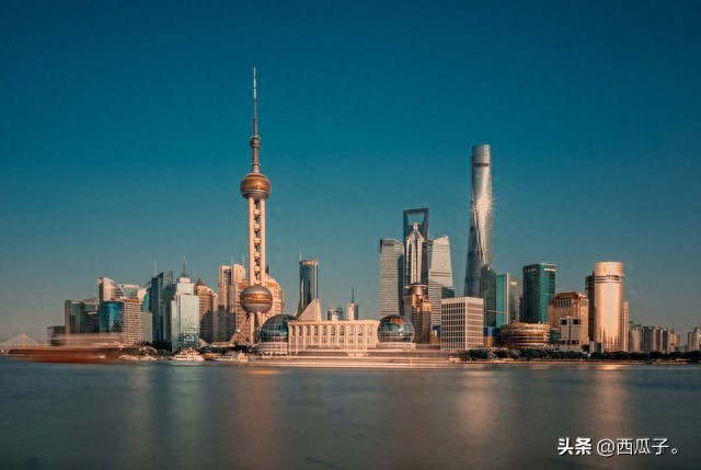 上海是一个充满魅力的城市，有很多值得一游的旅游景点  -图1