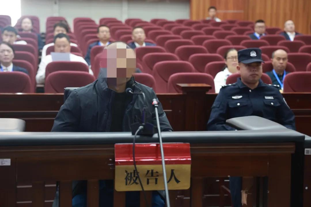 伪造身份骗得贷款20万，黔南一男子获刑！  -图2